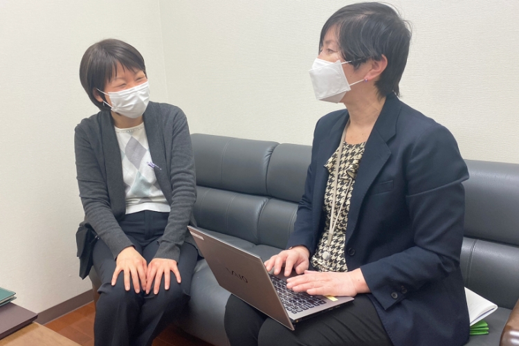 お話を伺った(左)施設長 川瀬由起子さま