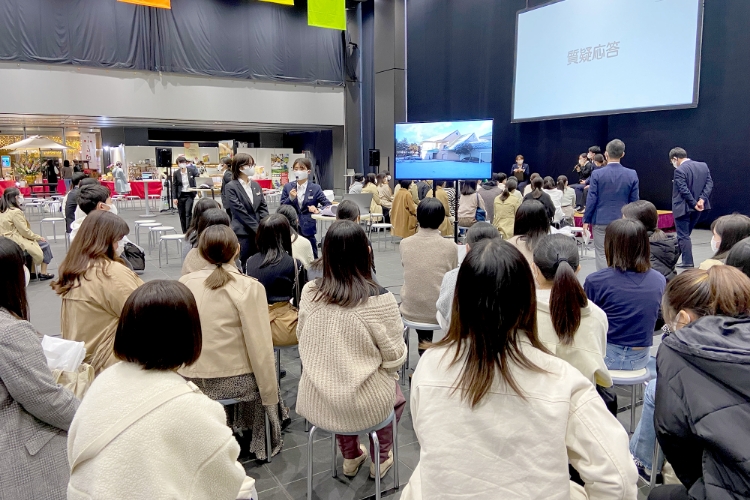 秋葉原のイベント会場は熱気に包まれています